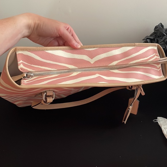 Coach Tote - Picture 11 of 16